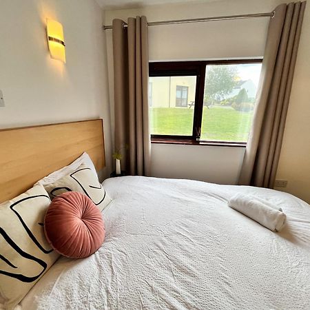Sea Whispers - My Charming Costal Retreat In Youghal Exteriör bild