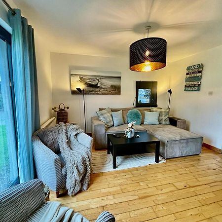 Sea Whispers - My Charming Costal Retreat In Youghal Exteriör bild