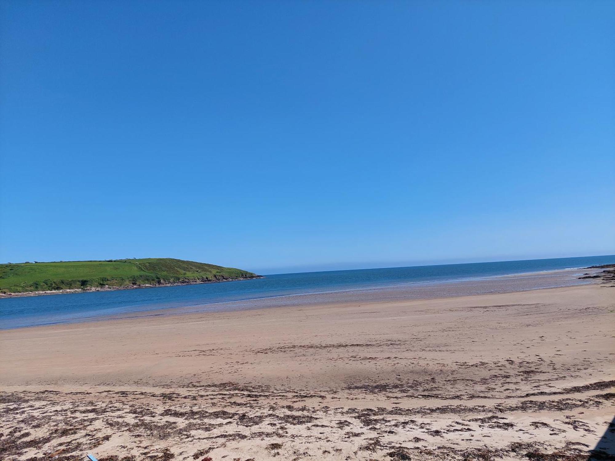 Sea Whispers - My Charming Costal Retreat In Youghal Exteriör bild