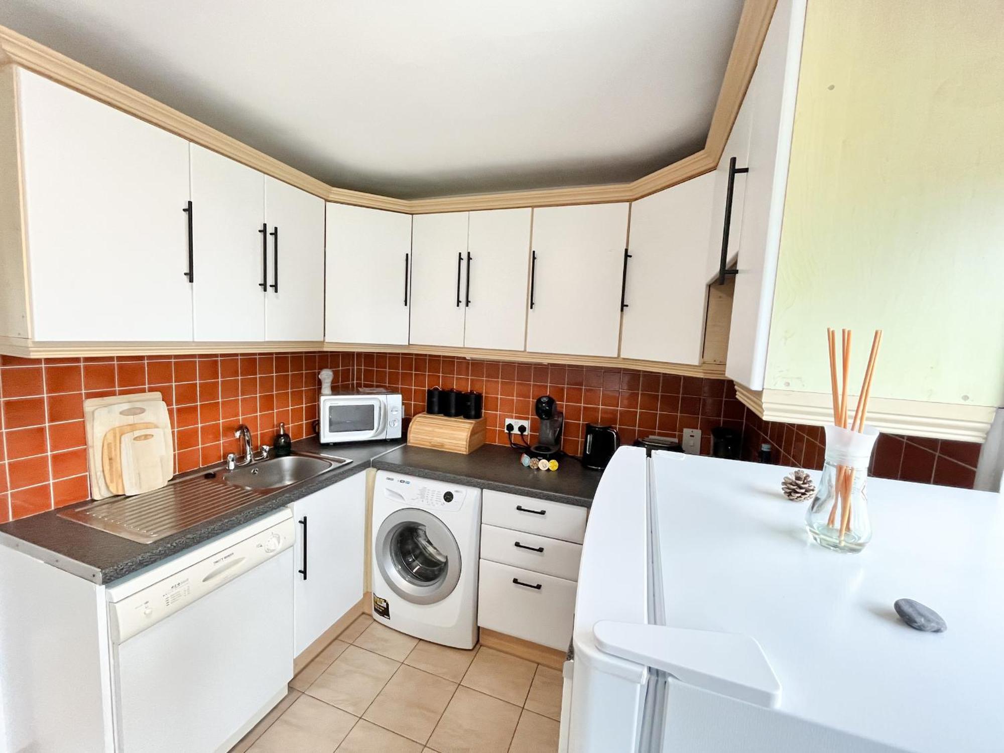 Sea Whispers - My Charming Costal Retreat In Youghal Exteriör bild