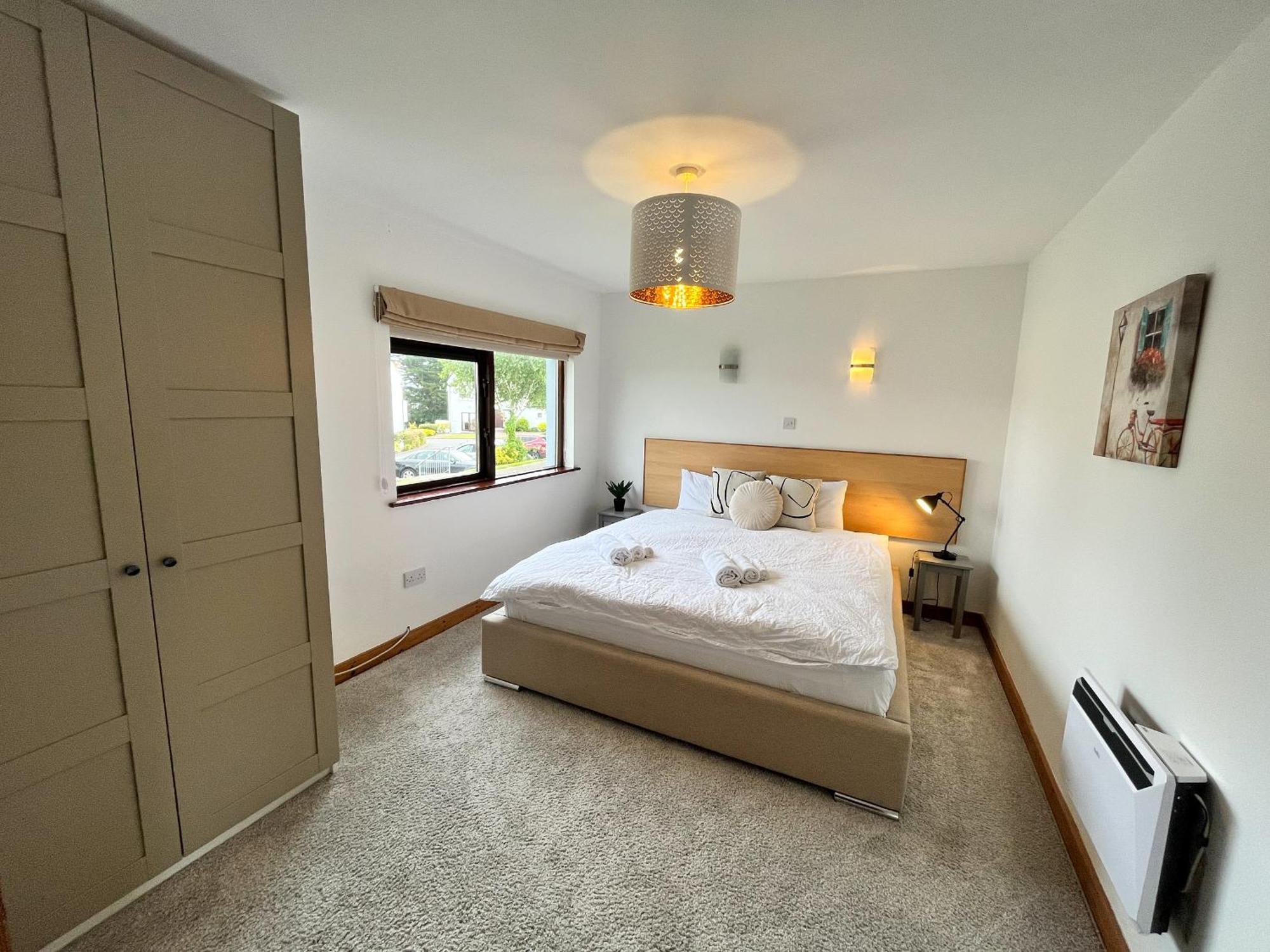 Sea Whispers - My Charming Costal Retreat In Youghal Exteriör bild