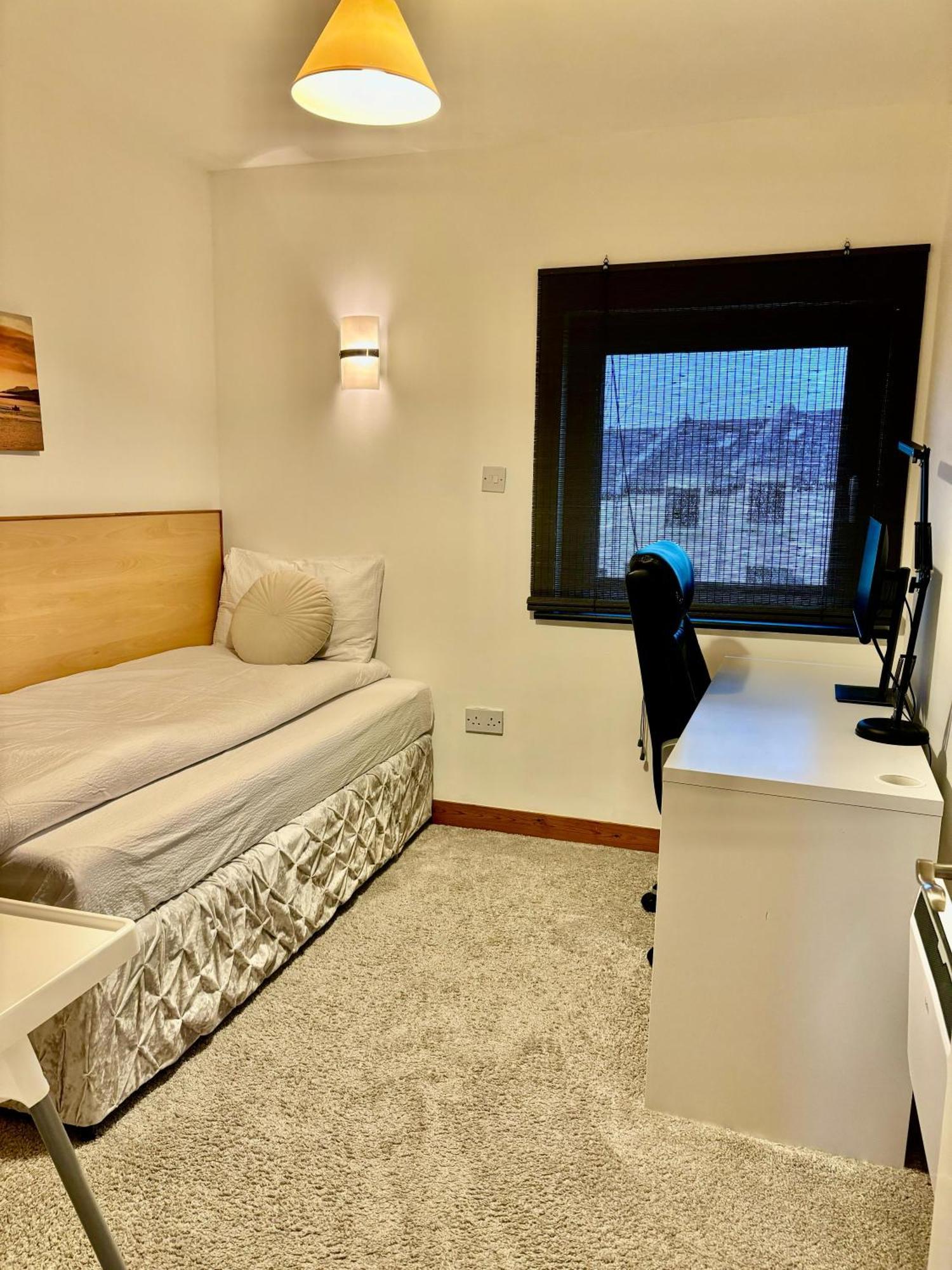 Sea Whispers - My Charming Costal Retreat In Youghal Exteriör bild