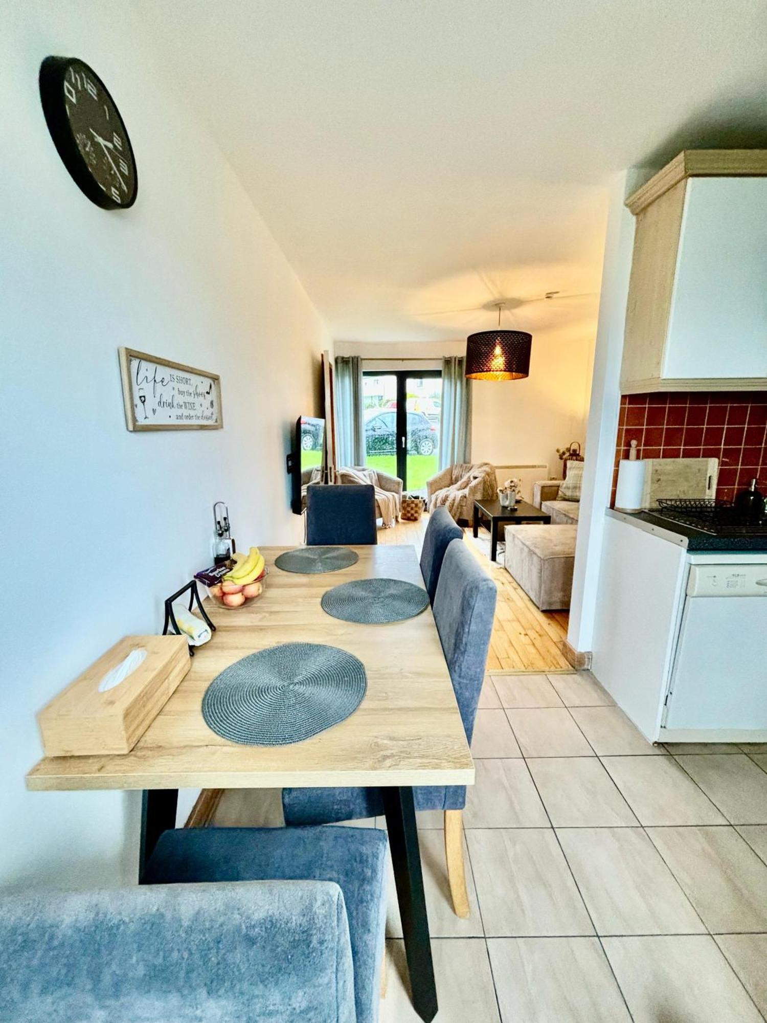 Sea Whispers - My Charming Costal Retreat In Youghal Exteriör bild